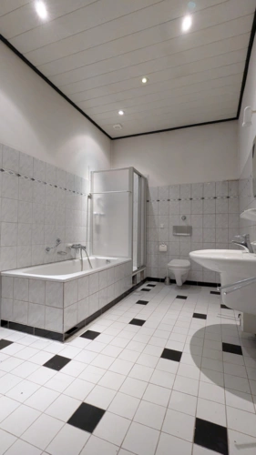 Badezimmer Wohnhaus OG (1)